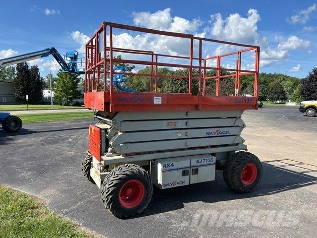 SkyJack SJ7135 Plataformas tijera