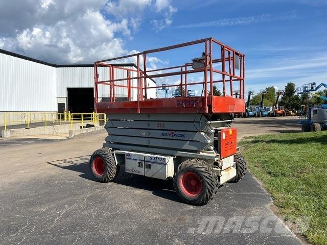 SkyJack SJ7135 Plataformas tijera
