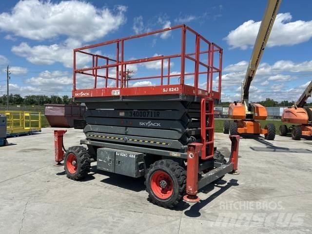 SkyJack SJ8243 Plataformas tijera