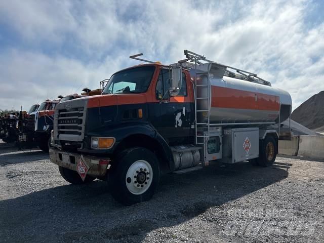 Sterling L7500 Camiones cisterna