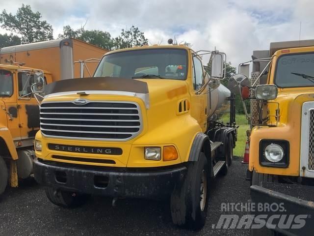 Sterling L9500 Esparcidoras de arena y sal