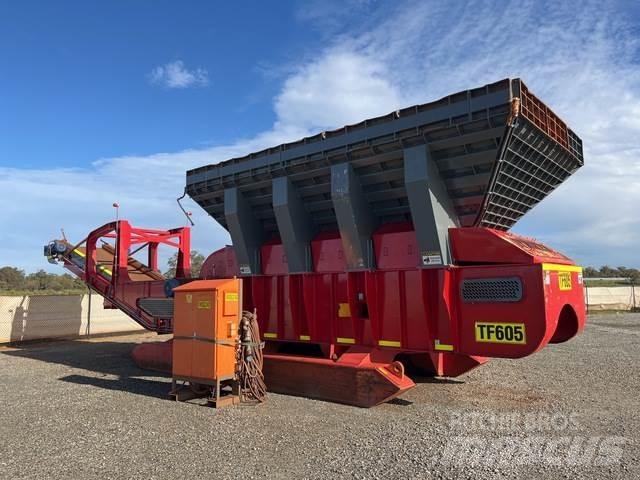 Striker TL2000 Construcción - Otros