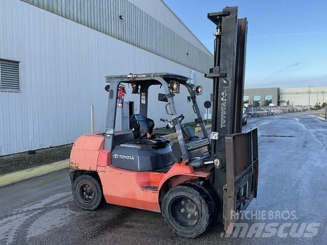Toyota 7FGKU40 Construcción - Otros