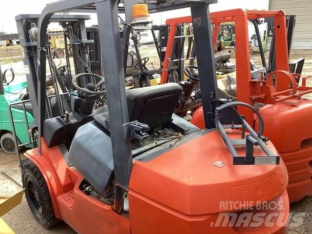Toyota 7FGU30 Construcción - Otros