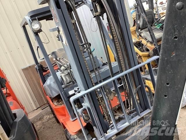 Toyota 7FGU30 Construcción - Otros