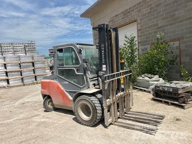 Toyota 8FDU32 Construcción - Otros