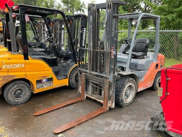 Toyota 8FGU30 Construcción - Otros