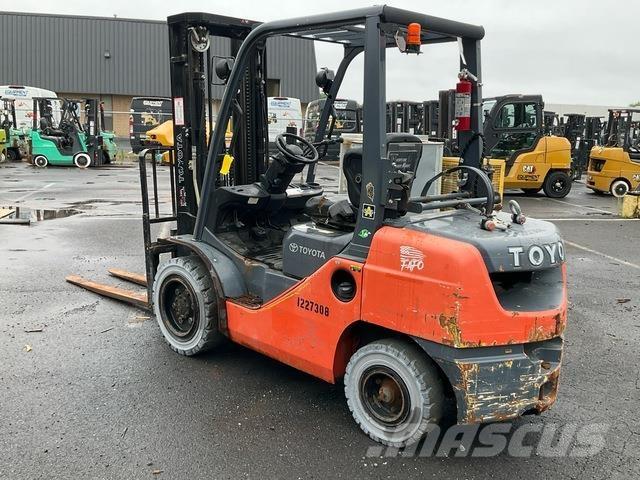 Toyota 8FGU30 Construcción - Otros