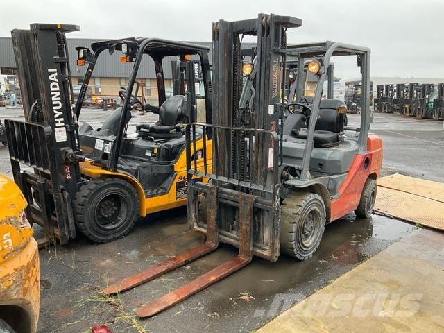 Toyota 8FGU30 Construcción - Otros