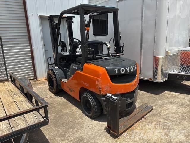 Toyota 8FGU30 Construcción - Otros