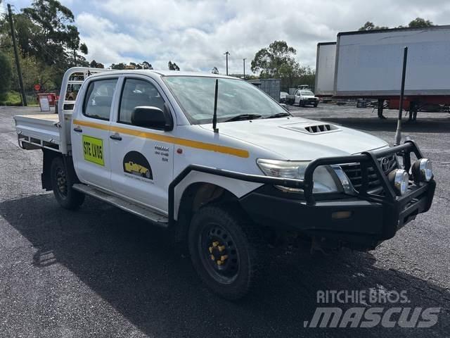 Toyota HiLux Furgonetas caja abierta