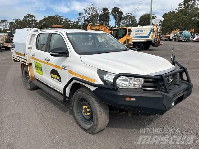Toyota HiLux Furgonetas caja abierta