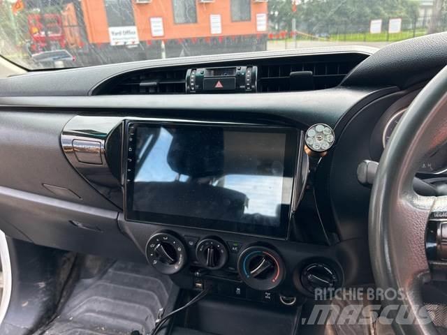 Toyota HiLux Furgonetas caja abierta