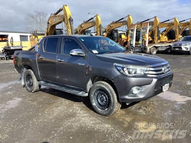 Toyota HiLux Furgonetas caja abierta