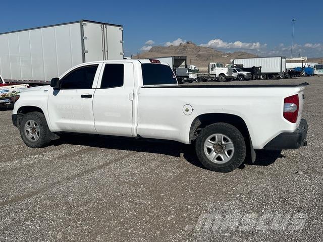 Toyota Tundra Furgonetas caja abierta