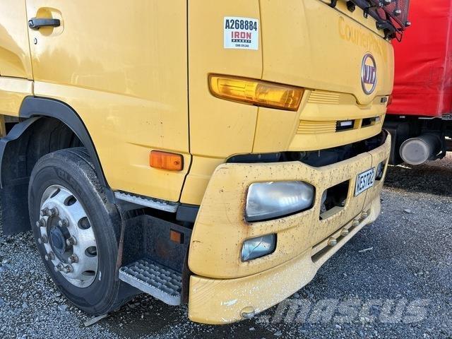 UD PK 17.280 Camión con caja abierta