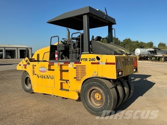 Volvo PTR240 Rodillos sobre neumáticos