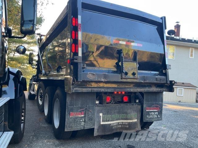 Volvo VHD Camiones bañeras basculantes o volquetes