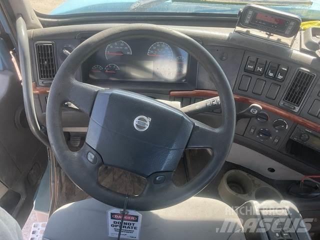Volvo VHD104F Otros camiones