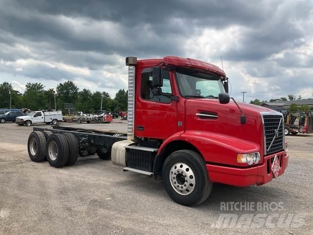 Volvo VHD64B Cabinas e interior