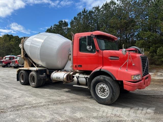 Volvo VHD64B Otros camiones