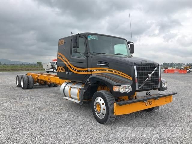 Volvo VHD64F Cabinas e interior