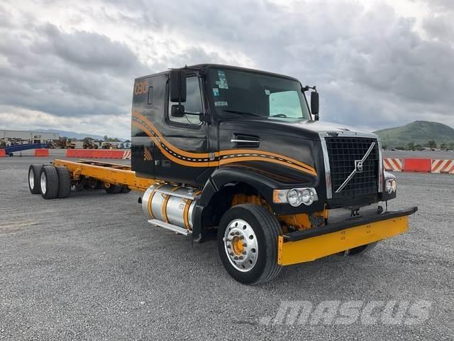 Volvo VHD64F Cabinas e interior