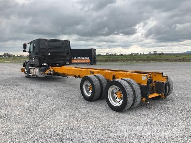 Volvo VHD64F Cabinas e interior
