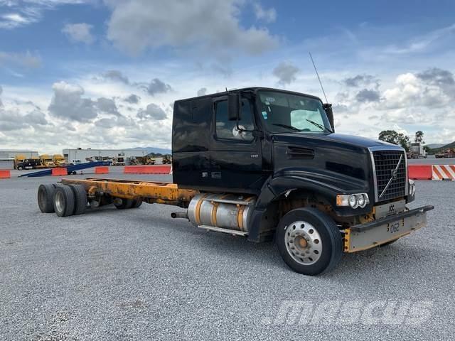 Volvo VHD64F Cabinas e interior