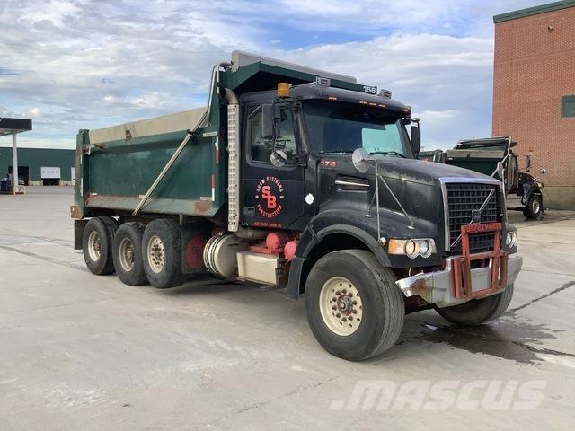 Volvo VHD84F Camiones bañeras basculantes o volquetes