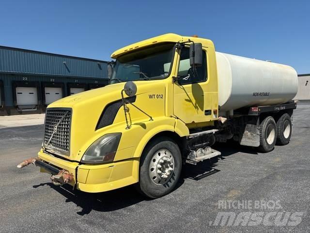 Volvo VNL Camiones cisterna