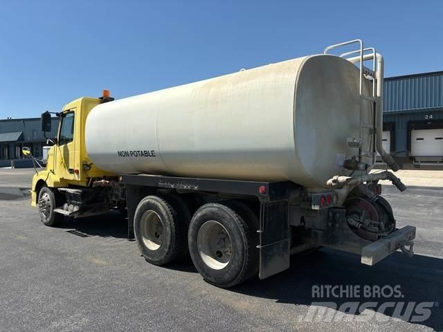 Volvo VNL Camiones cisterna