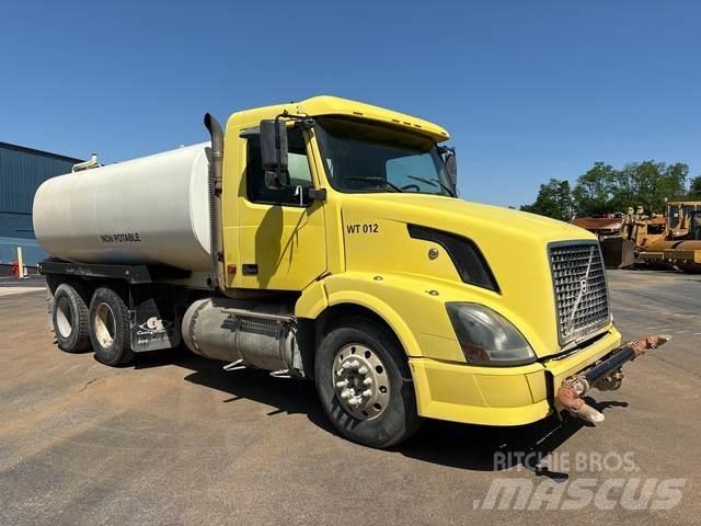 Volvo VNL Camiones cisterna