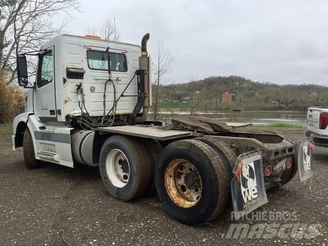 Volvo VNL Cabezas tractoras
