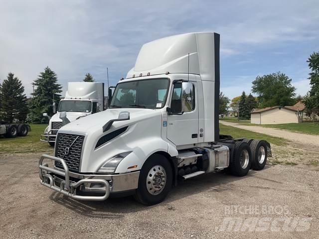Volvo VNL 300 Cabezas tractoras