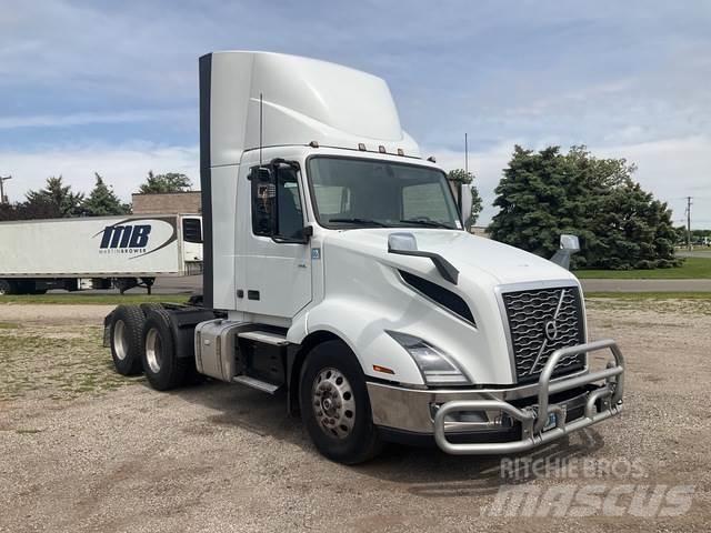 Volvo VNL 300 Cabezas tractoras