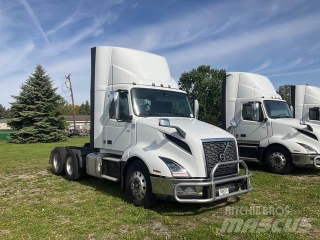 Volvo VNL 300 Cabezas tractoras