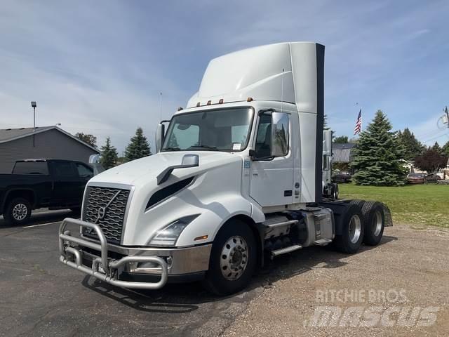 Volvo VNL 300 Cabezas tractoras