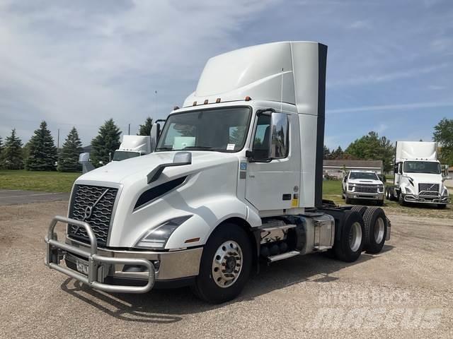 Volvo VNL 300 Cabezas tractoras