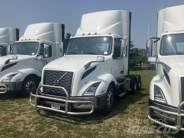 Volvo VNL 300 Cabezas tractoras