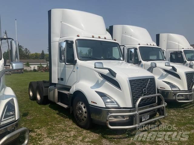 Volvo VNL 300 Cabezas tractoras