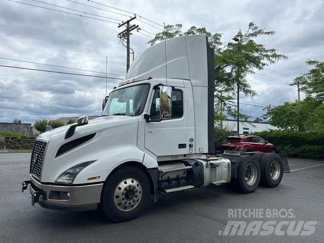 Volvo VNL 300 Cabezas tractoras