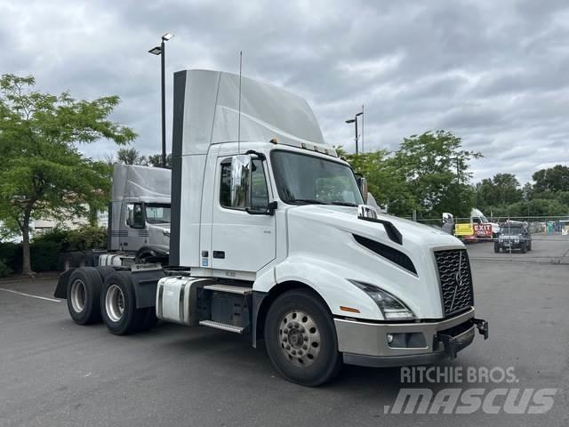 Volvo VNL 300 Cabezas tractoras