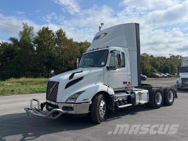Volvo VNL 300 Cabezas tractoras