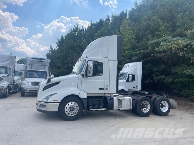 Volvo VNL300 Cabezas tractoras