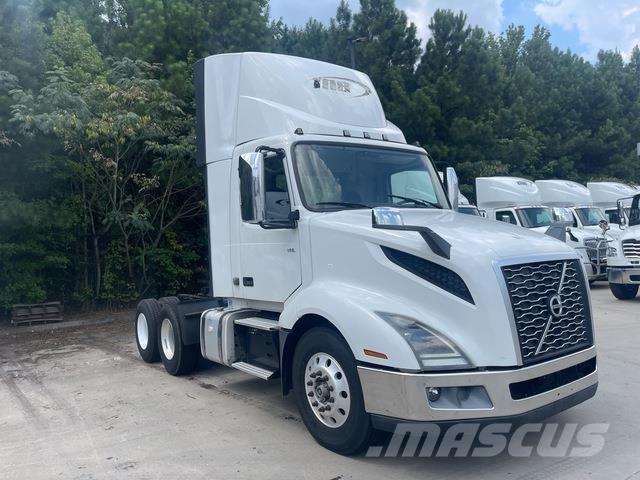 Volvo VNL300 Cabezas tractoras