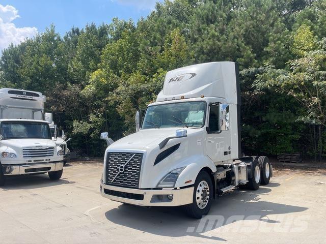 Volvo VNL300 Cabezas tractoras