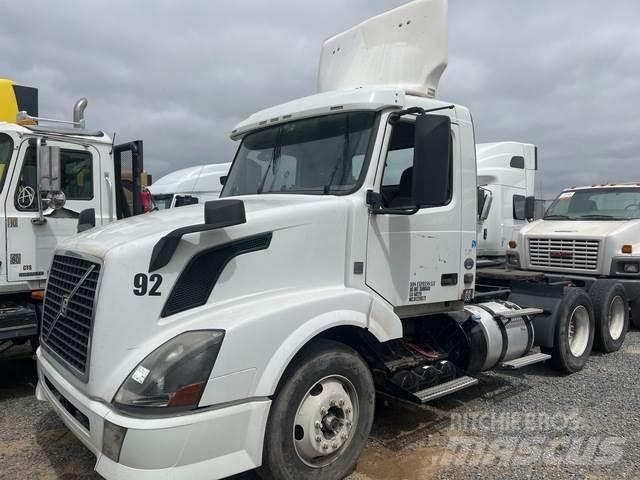 Volvo VNL64 Cabezas tractoras