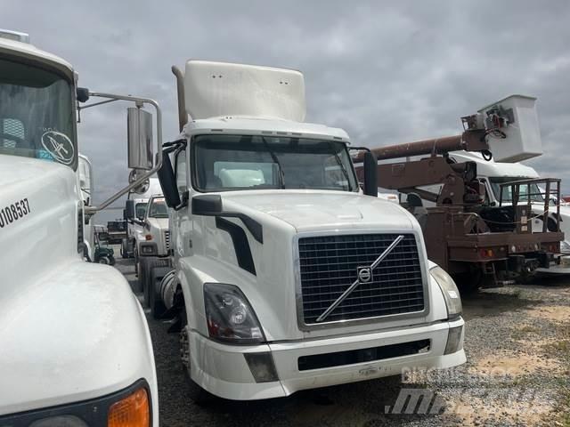 Volvo VNL64 Cabezas tractoras