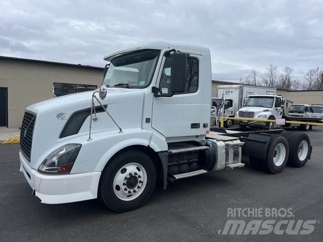 Volvo VNL64T Cabezas tractoras